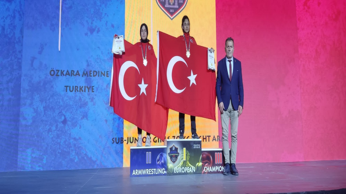 Bilek Güreşi Türkiye Milli Takım Seçmelerinde Hem Sağ Hem de Sol Kol da  Birinci olmuştur. Moldovada Ülkemizi Temsil edip Sağ Kolda Avrupa birinci olmuştur.